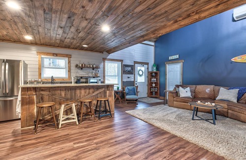 Smithville Cottage | Woodsy Retreat: Guest Rated 10/10 with Ocean Views
