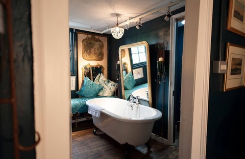 Wavehorne Hotel | Unforgettable Getaway at The Woolpack Inn Warehorne