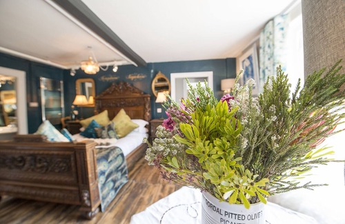 Wavehorne Hotel | Unforgettable Getaway at The Woolpack Inn Warehorne