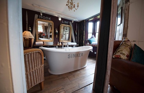 Wavehorne Hotel | Unforgettable Getaway at The Woolpack Inn Warehorne