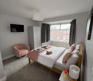 Doncaster House | Unforgettable Stays at The Wootton House: 4-Star Comfort