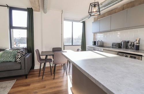 Warrington Cottage | THE WORKS BY DAG, family friendly in Woolston, Warrington