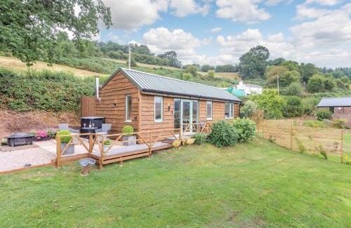 Abergavenny House | Family-Friendly Retreat at The Workshop - Rated 10/10