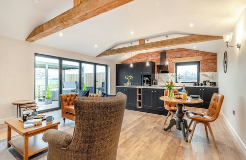 Pickering Cottage | Cozy 1 Bedroom Retreat in Pickering with Spa & Hot Tub