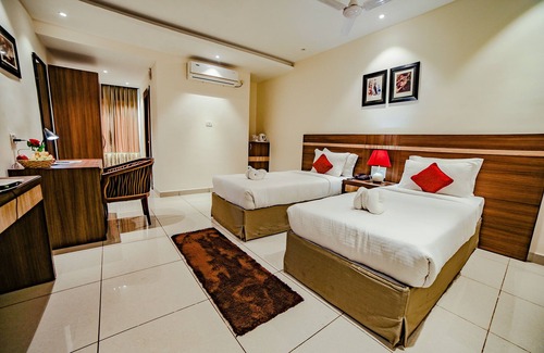 Kiriburu Hotel | Discover The World Barbil: Family-Friendly with Breakfast