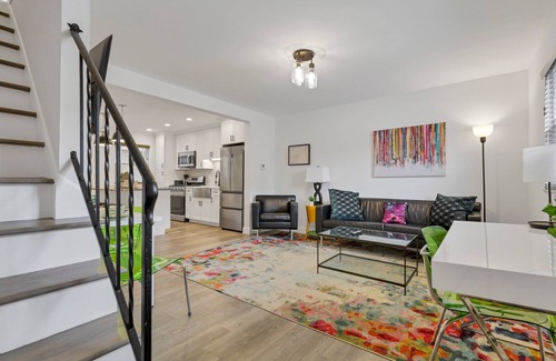 University District Apartment | Guest Rated 10/10: The Worthington with Pet-Friendly Amenities