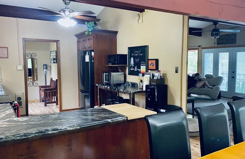 McKellar Cottage | Unwind at The Wraight Escape Cottage - Family Oasis Awaits