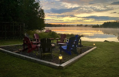 McKellar Cottage | Unwind at The Wraight Escape Cottage - Family Oasis Awaits