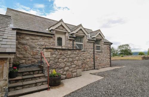 Rhyd-y-foel House | Discover The Wren: Family-Friendly Stay with 9.8 Ratings
