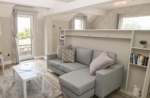 Rhyd-y-foel House | Discover The Wren: Family-Friendly Stay with 9.8 Ratings
