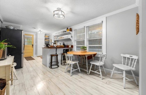 Bethera House | Cozy Wrenn's Nest: Your Pet-Friendly Forest Escape