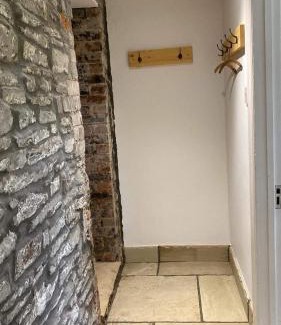 Mawr Apartment | Family-Friendly Retreat at The Wrens Nest - Rated 9/10