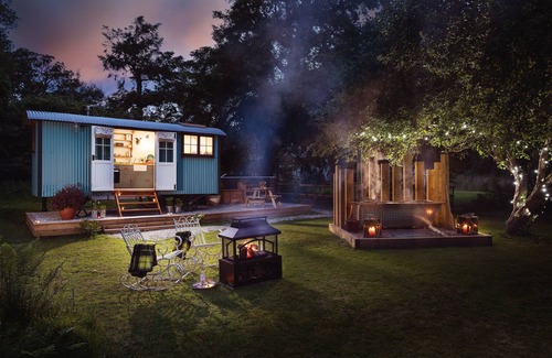 Saint Columb Major Cabin | Unwind at The Wriggly Tin with Spa & Breakfast Included