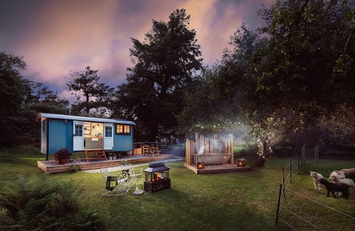 Saint Columb Major Cabin | Unwind at The Wriggly Tin with Spa & Breakfast Included