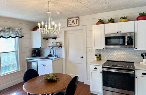 Long View Apartment | Unforgettable Stay at The Wright Flyer with Ocean View