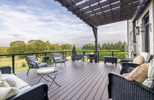 Simpsonville House | Experience The Wright Place: Pool, Hot Tub & 10/10 Rating