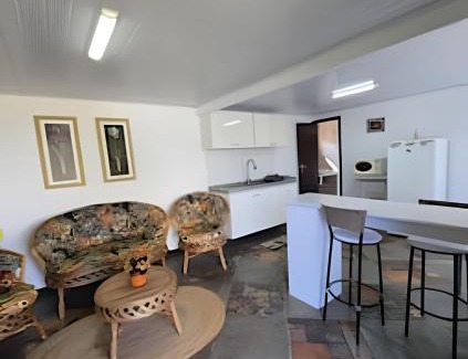 Vila Poran Bed & Breakfast | Experience The Writer's House: 4-Star Retreat with Spa & Hot Tub