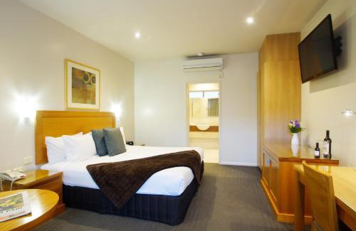Shepparton Hotel | Welcoming Wyndhamere Motel Shepparton with Pool & Family Fun