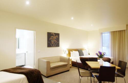 Shepparton Hotel | Welcoming Wyndhamere Motel Shepparton with Pool & Family Fun