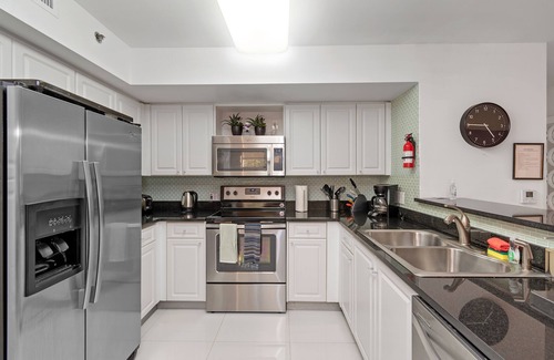 Aventura Apartment | Relaxing Oceanfront Getaway at The Yacht Club Aventura