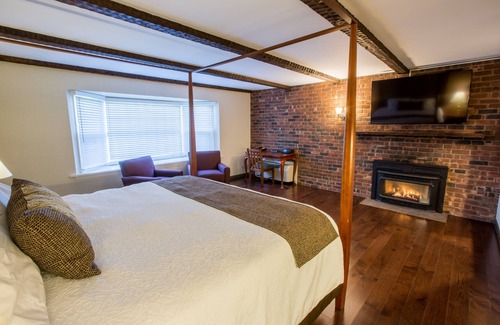 Lenox Hotel | Experience The Yankee: 9/10 Rated Hotel with Spa & Pool