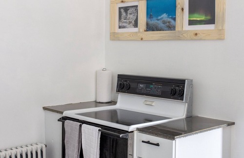 Laurium House | Discover The Yellow Door Place: Family-Friendly Retreat for Skiers