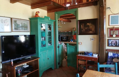 Fluminimaggiore Villa | Unforgettable Stay at The Yellow House with Pool & Breakfast