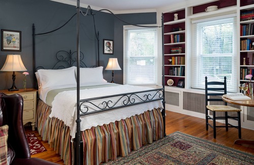 Waynesville Bed & Breakfast | Experience The Yellow House on Plott Creek Road - 4-Star Retreat