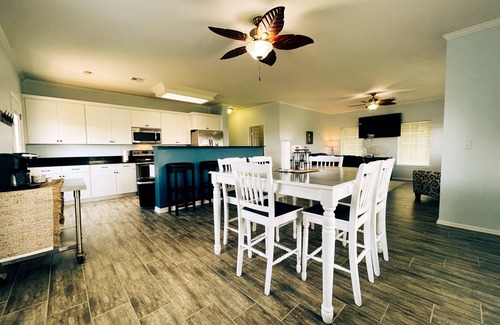Hackberry House | Experience Premier Fishing at The Yellowfin Hotel & Spa