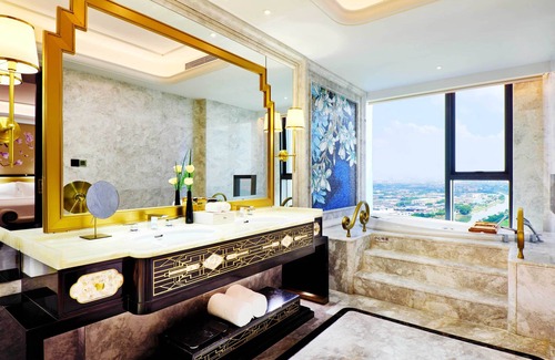Nanhai Hotel | Elegant Stay at The Yun Hotel Foshan Nanhai - 5-Star Comfort