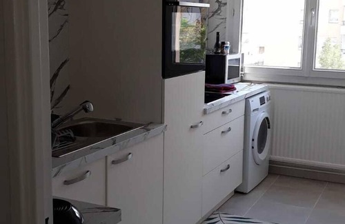 Sablon Apartment | Ideal Stay at The Zeloxel: Near Train Station & City Center