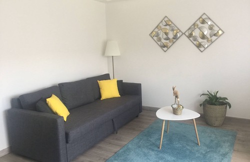 Sablon Apartment | Ideal Stay at The Zeloxel: Near Train Station & City Center