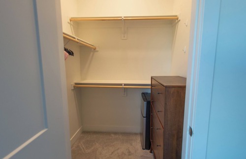 Berkley Condo | Discover The Zen Den - A Tranquil City Oasis Awaits You