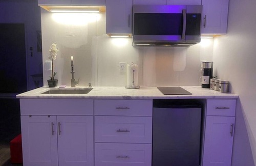 Southwestern Apartment | Cozy Zen Den Studio with Kitchen - Ideal for Travelers