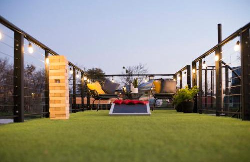 Waco House | Experience The Zephyr Modern Luxe Container Home Today