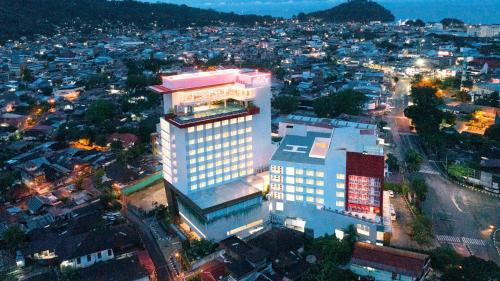 Padang Hotel | Discover The ZHM Premiere Padang: Oceanfront Bliss Awaits