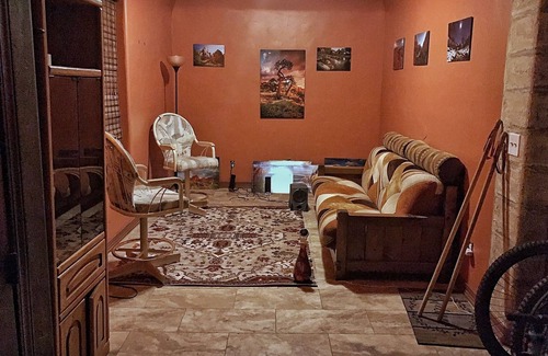Hurricane Apartment | Comfortable Zion Home with 4 Bedrooms & Private Baths