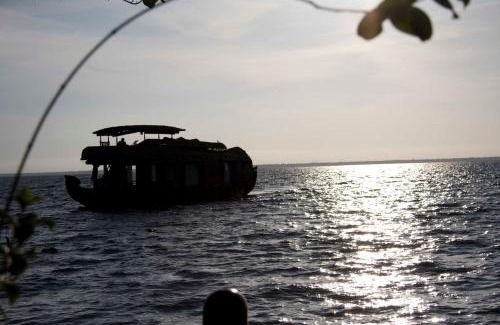 Kumarakom Resort | Experience The Zuri Kumarakom Kerala Resort & Spa Today!