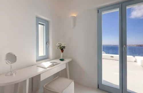 Nea Cryssi Akti Villa | Discover Thea Villas Paros: Villa Turquoise with Private Pool