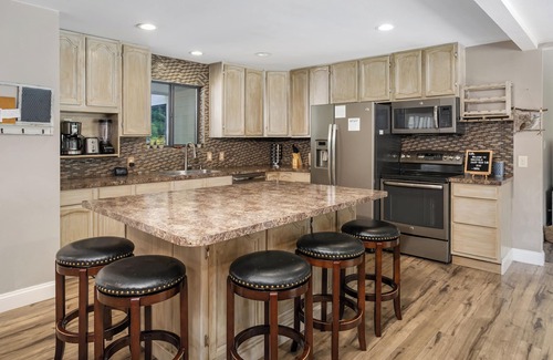 Ridgefield House | Ideal Family Retreat with Pool, Arcade & Dining Near PDX
