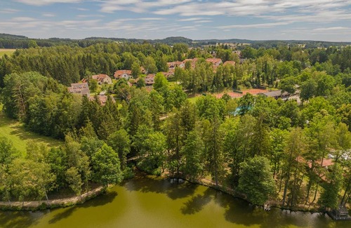 Litschau Hotel | Enjoy Oceanfront Retreat at Theater- und Feriendorf Königsleitn
