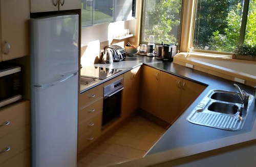 Sunshine Bay House | Experience theCOVE North - Absolute Beachfront Retreat