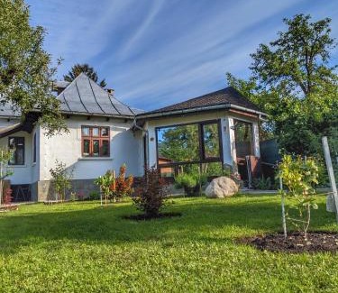Breaza House | Discover Thee&Thou Cottage: Family-Friendly Retreat