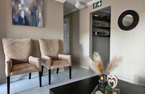 Mmabatho House | Family-Friendly Stay at TheeHost@1924 - Rated 9.7/10