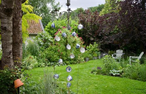 Wijckel Bed & Breakfast | Discover 'De Theetuin': A 4-Star B&B with Dining Delights