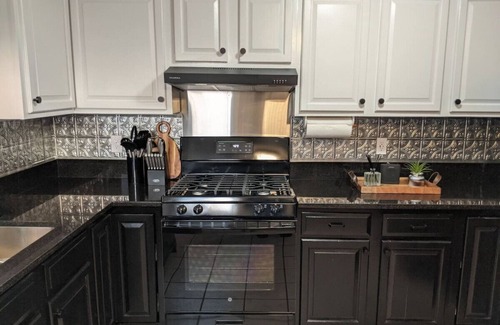 Middletown House | Chic Retreat with Ocean View near Newport & Navy