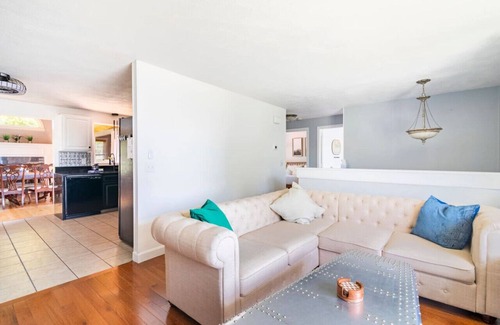Middletown House | Chic Retreat with Ocean View near Newport & Navy
