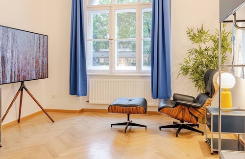 Altbogenhausen Apartment | Discover TheGallery: Spacious 4-Room Retreat Awaits You