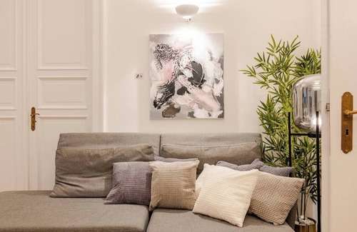 Altbogenhausen Apartment | Discover TheGallery: Spacious 4-Room Retreat Awaits You