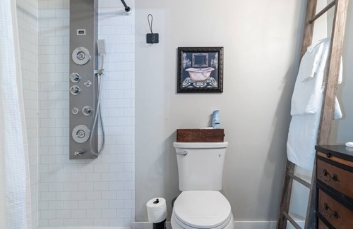 Marthasville Bed & Breakfast | Discover The Historian: Family-Friendly Comfort in Marthasville